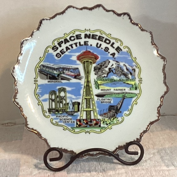 Diamond Fine China Other - Souvenir Plate Seattle Space Needle, Diamond Fine China, Vintage Scalloped Edge